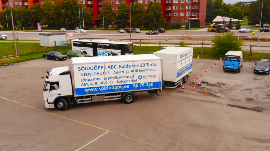 www.ametikoolituskeskus.ee